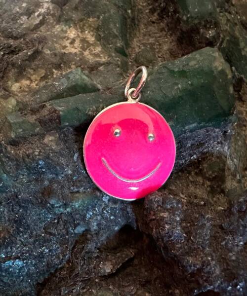 Pingente Smile Médio Rosa Choque